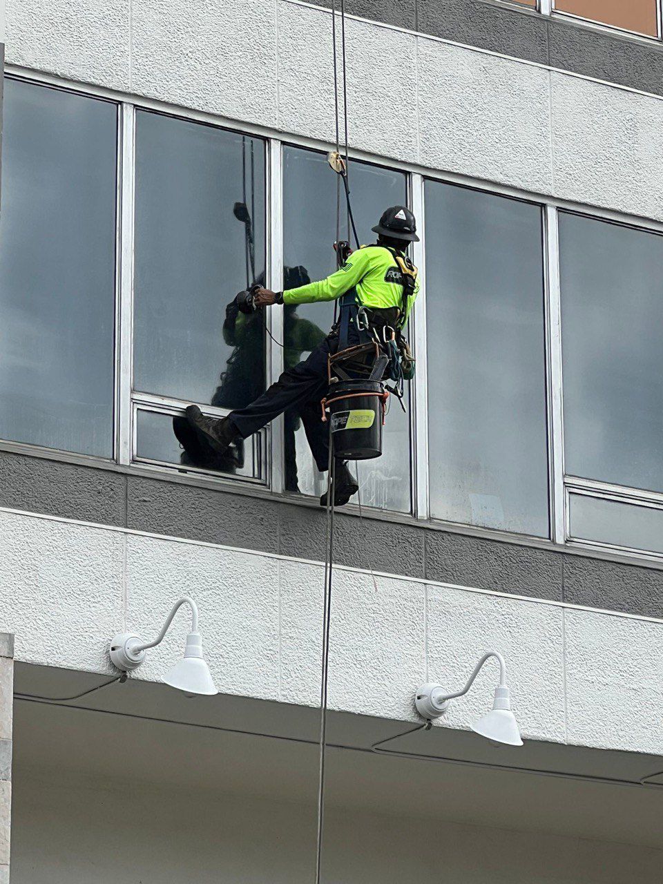 Window & Glass Cleaning